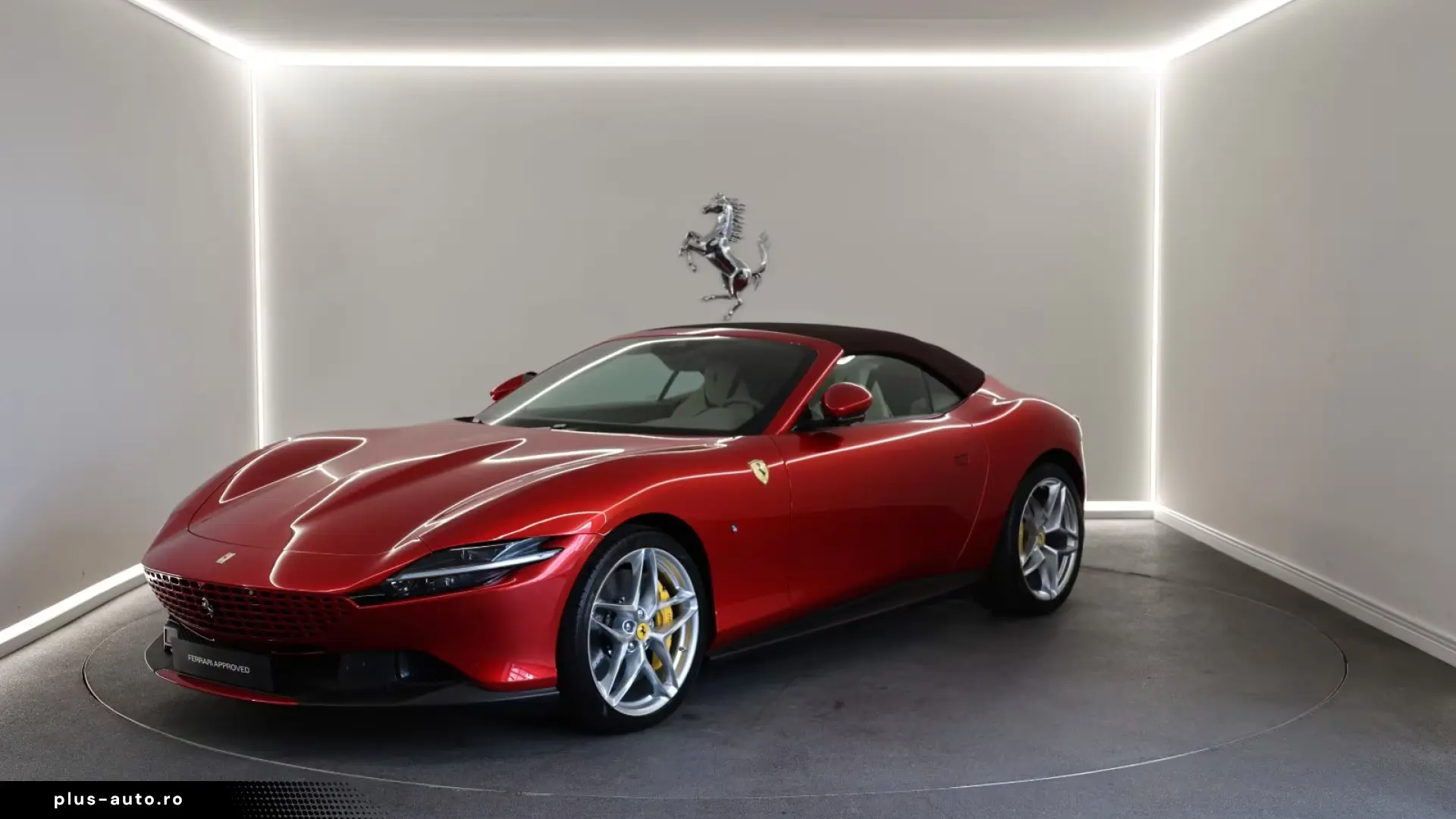 Ferrari Roma Spider   Rosso Magma