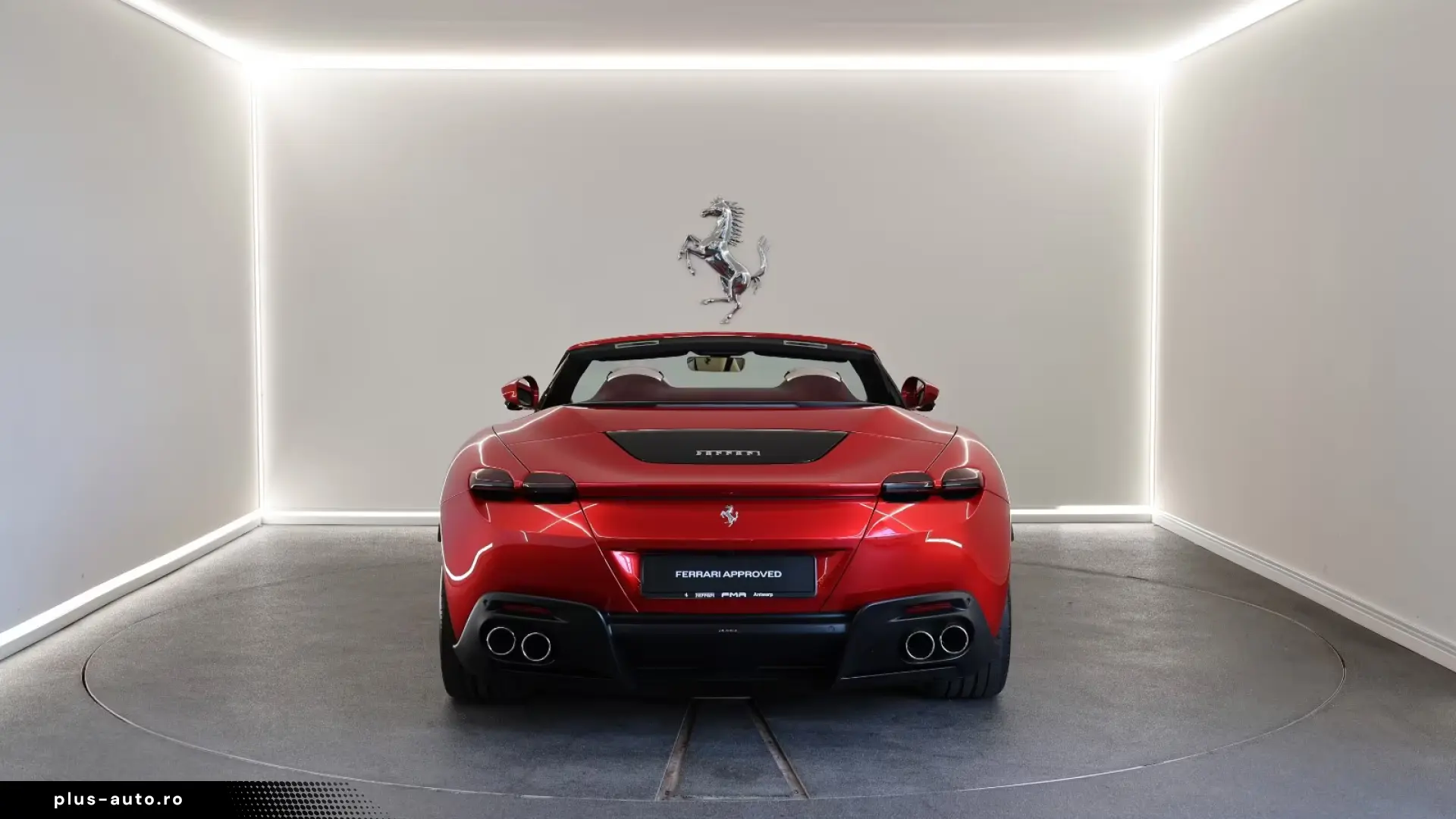 Ferrari Roma Spider   Rosso Magma