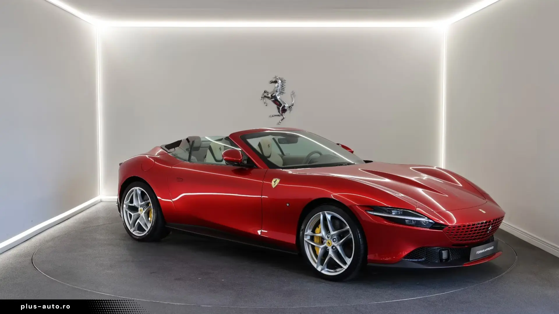 Ferrari Roma Spider   Rosso Magma