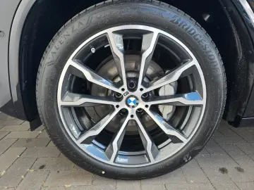 BMW X4 xDrive30d M Sportpaket Navi AHK Pano ACC