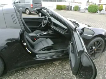 Porsche 992 Targa 4 GTS T-Hybrid lift matrix ACC bose 14