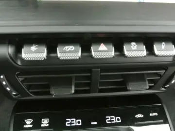 Porsche 992 Targa 4 GTS T-Hybrid lift matrix ACC bose 14