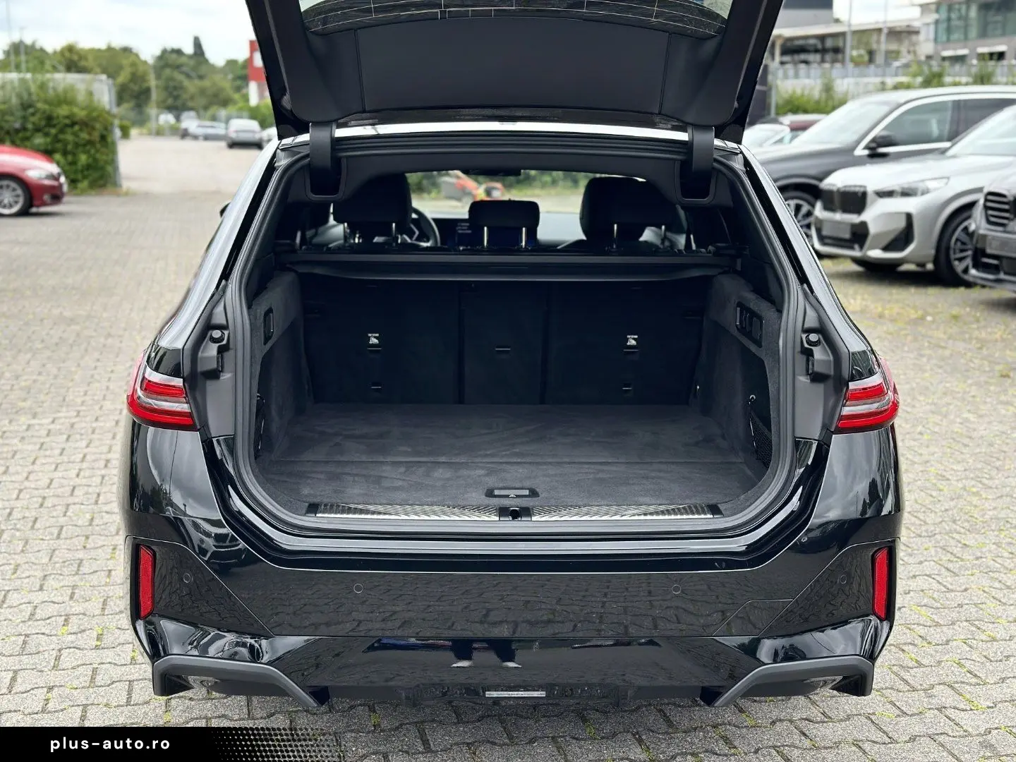 BMW 520i Touring M Sport Pro HK HiFi DAB LED
