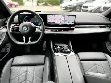 BMW 520i Touring M Sport Pro HK HiFi DAB LED