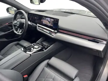 BMW 520d xDrive Touring AHK 360  HEAD-UP SITZBELÜFT