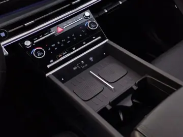 HYUNDAI SANTA FE Hybrid 1.6 T-GDi INTRO TRITTBRETTER