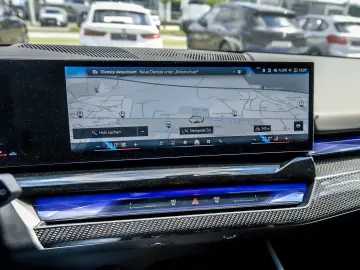 BMW 540d xDrive Touring M Sport HUD PANO ACC AHK LM