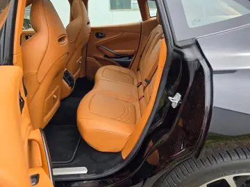 ASTON MARTIN DBX 4.0 V8 Panorama 360  4xSHZ 4xSitzbeluft