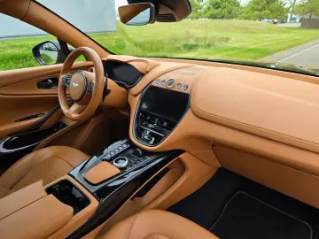 ASTON MARTIN DBX 4.0 V8 Panorama 360  4xSHZ 4xSitzbeluft