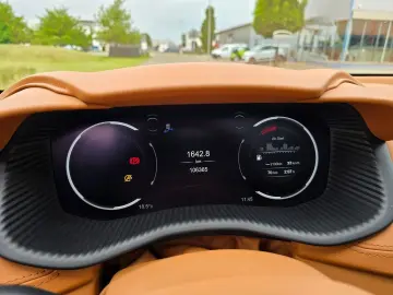 ASTON MARTIN DBX 4.0 V8 Panorama 360  4xSHZ 4xSitzbeluft