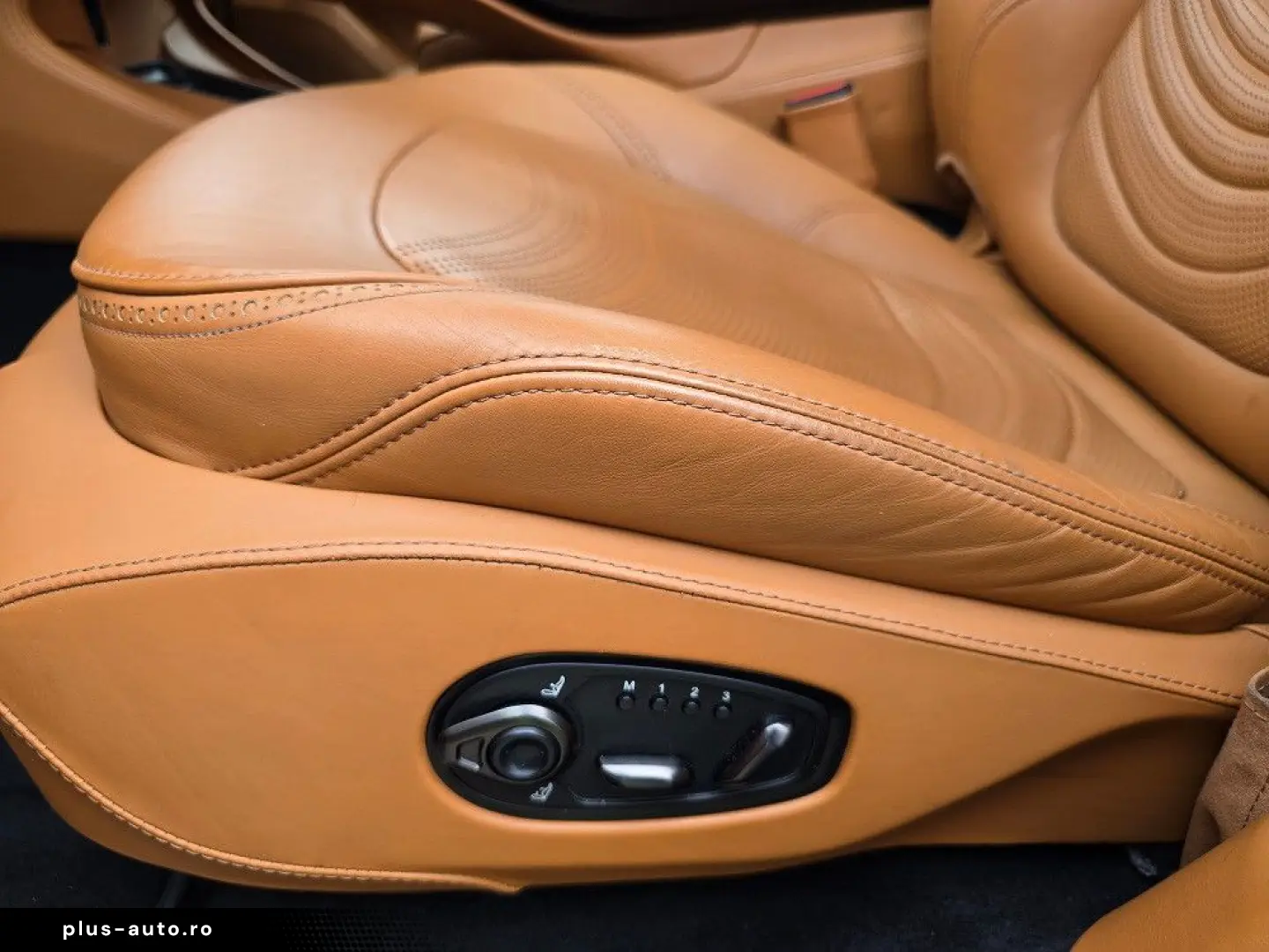 ASTON MARTIN DBX 4.0 V8 Panorama 360  4xSHZ 4xSitzbeluft