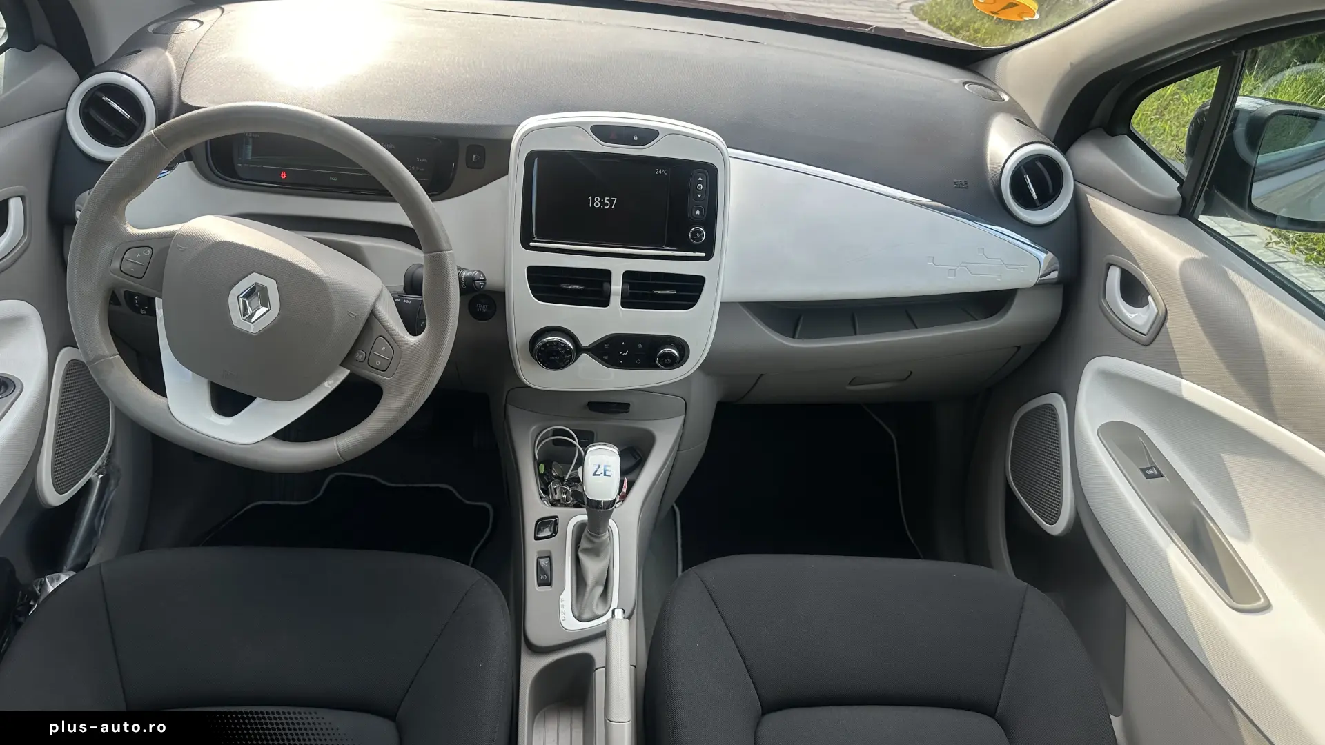 RENAULT ZOE FULL ELECTRIC