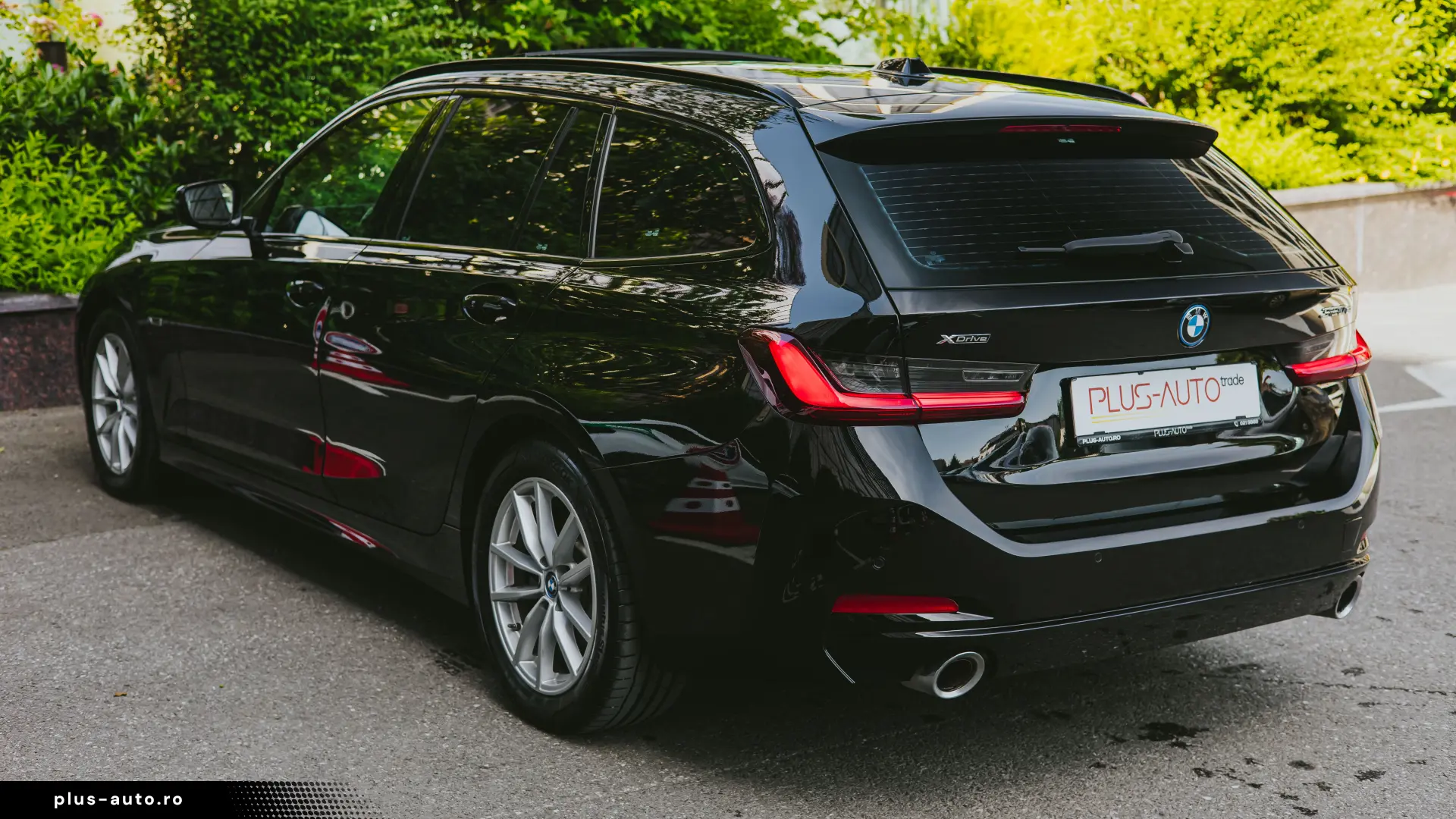 BMW 320E xDrive Touring H&K Panoramic AmbientLights