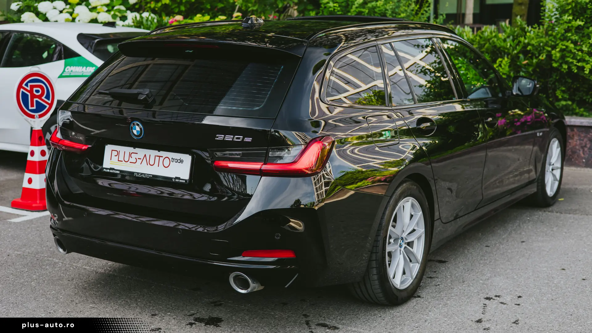 BMW 320E xDrive Touring H&K Panoramic AmbientLights