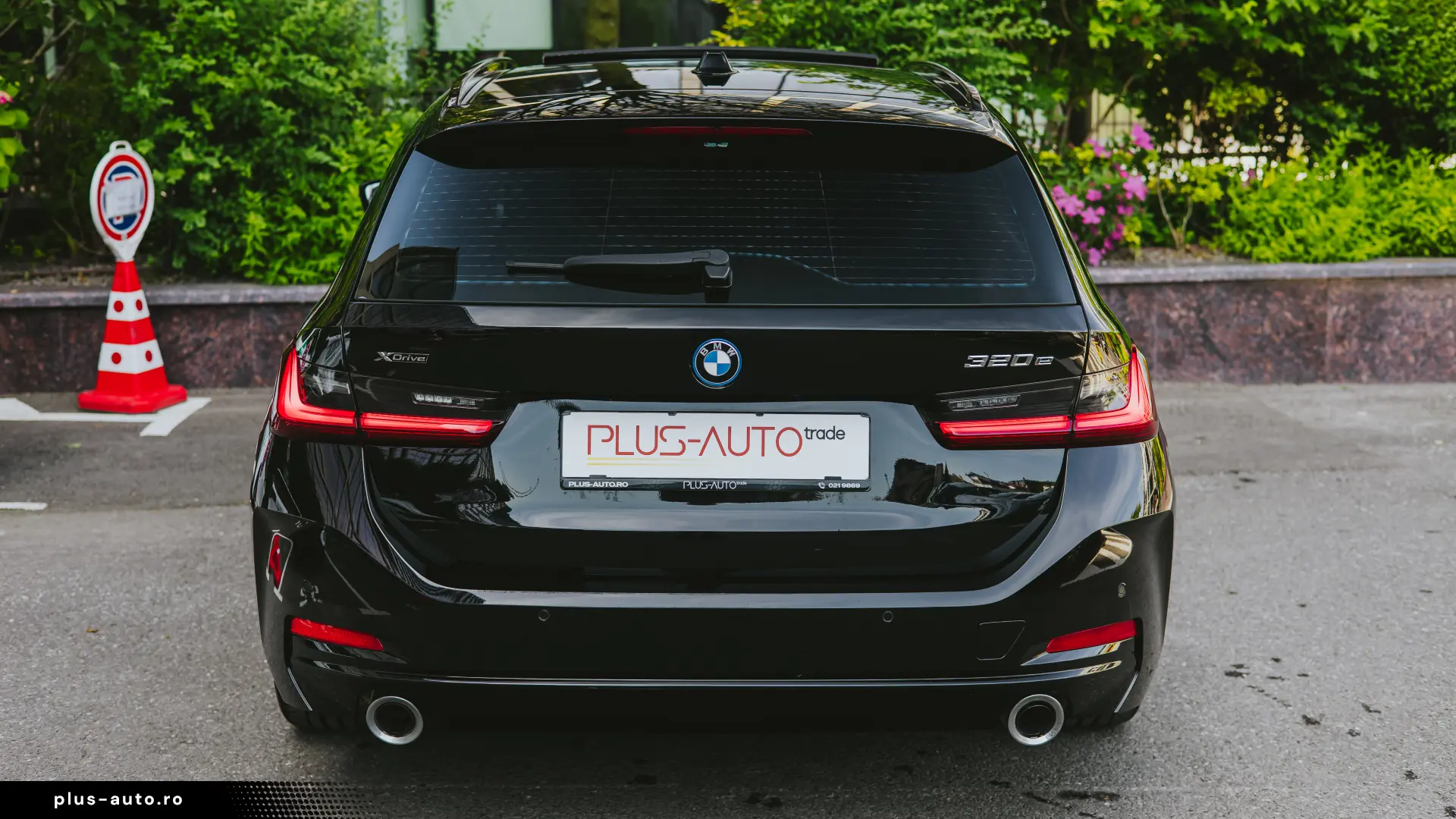 BMW 320E xDrive Touring H&K Panoramic AmbientLights