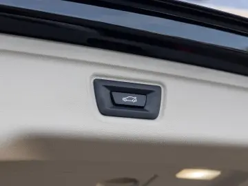 BMW 320E xDrive Touring H&K AmbientLights Panoramic