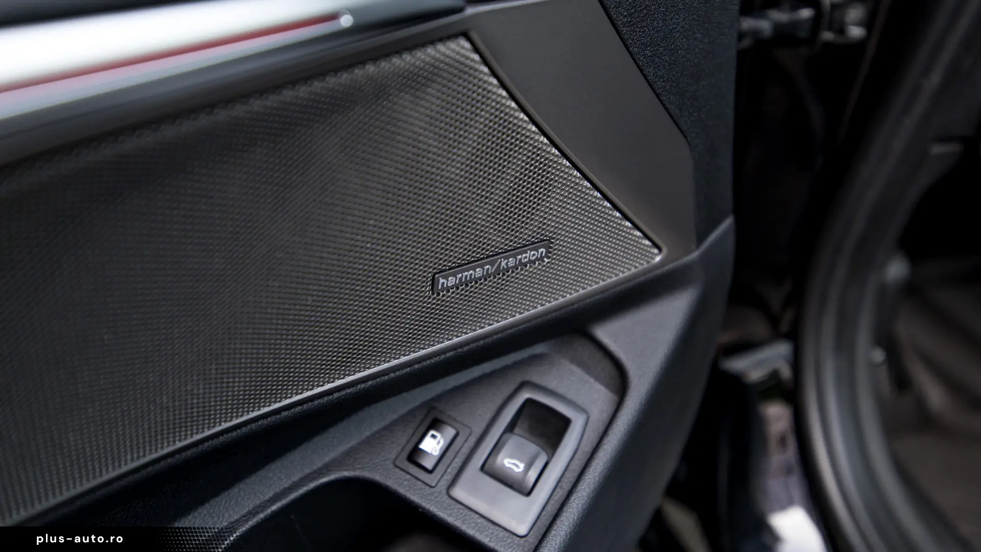 BMW 320E xDrive Touring H&K Panoramic AmbientLights