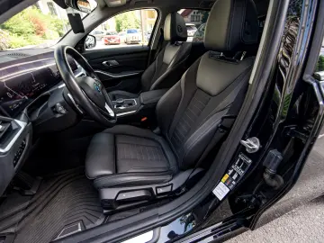 BMW 320E xDrive Touring H&K AmbientLights Panoramic