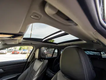 BMW 320E xDrive Touring H&K AmbientLights Panoramic