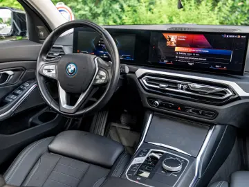 BMW 320E xDrive Touring H&K AmbientLights Panoramic