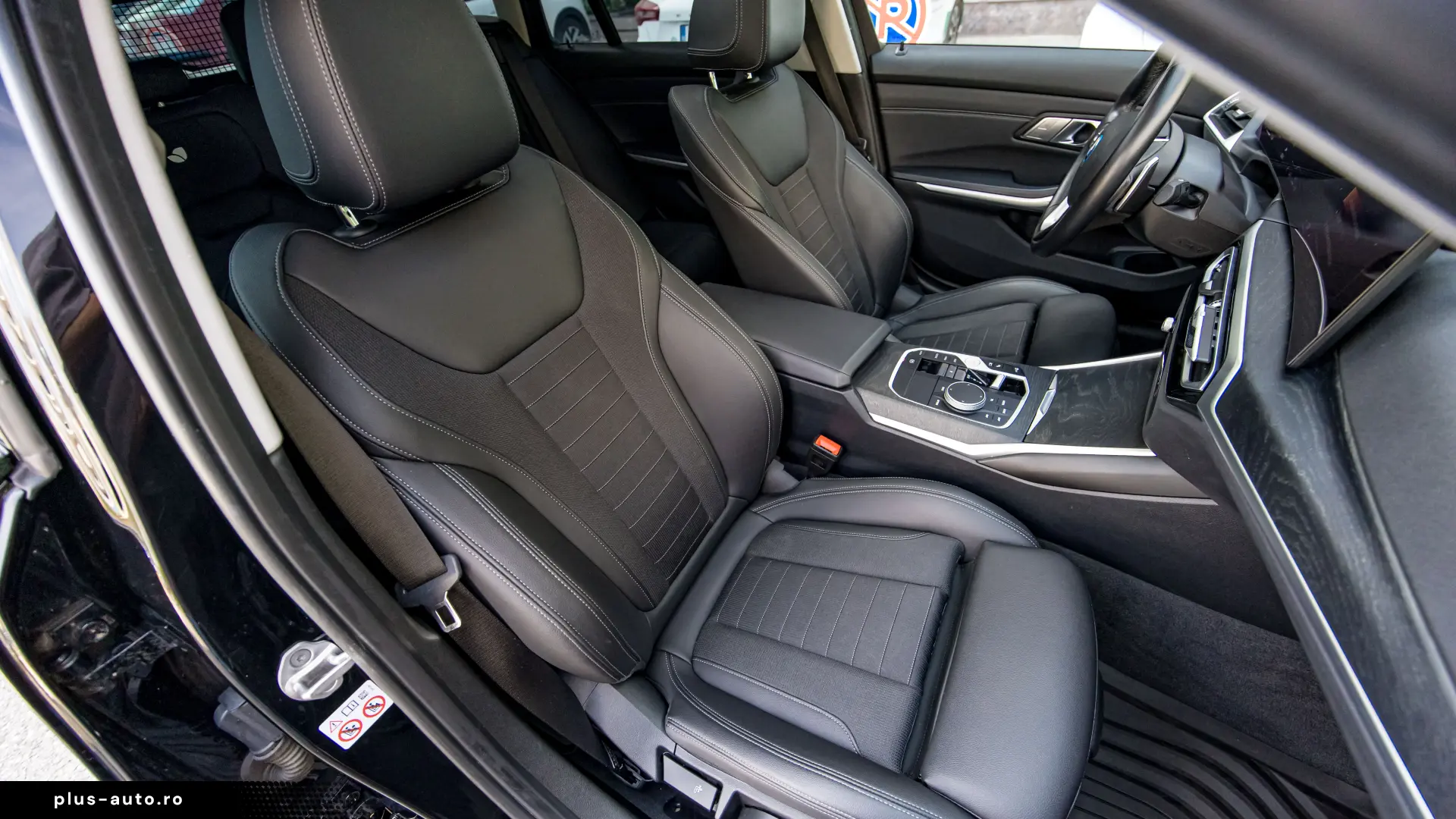 BMW 320E xDrive Touring H&K Panoramic AmbientLights