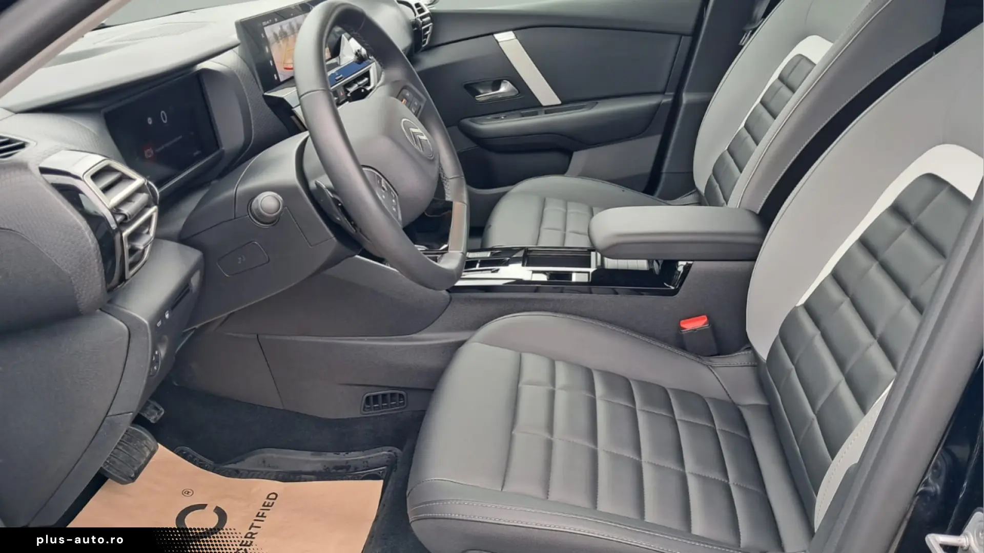 Citroën C4 MAX 1.2 Hybrid 145 cp
