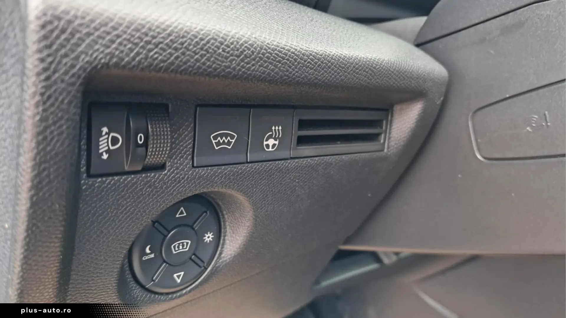 Citroën C4 MAX 1.2 Hybrid 145 cp