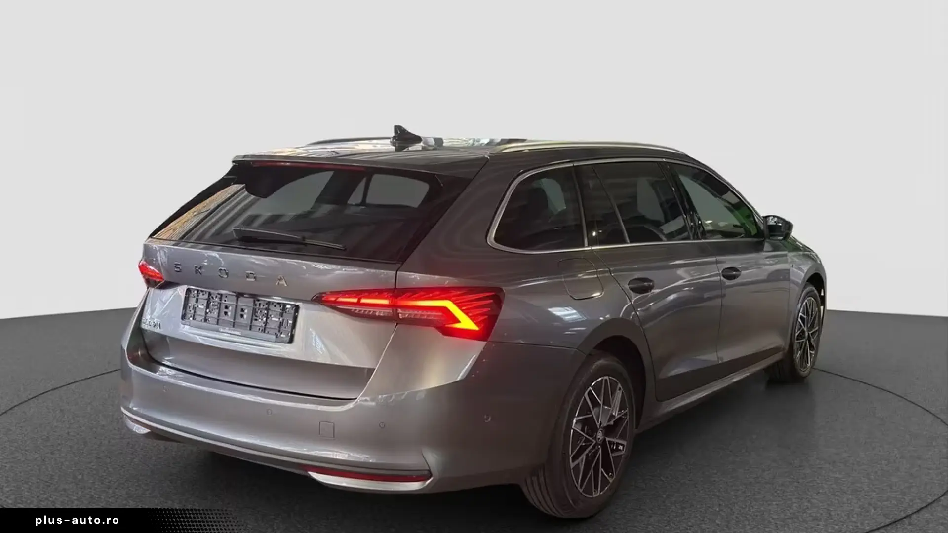 Skoda Octavia Combi 2 0 TDI DSG Tour