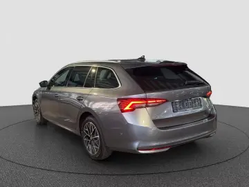 Skoda Octavia Combi 2 0 TDI DSG Tour