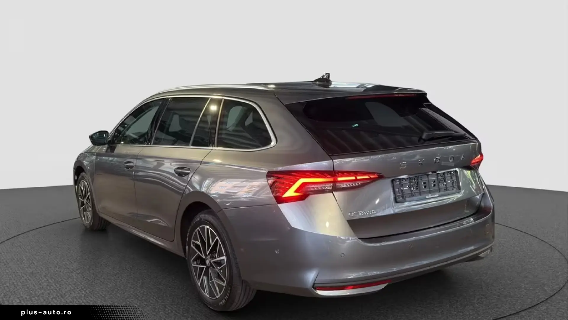 Skoda Octavia Combi 2 0 TDI DSG Tour
