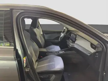 Skoda Octavia Combi 2 0 TDI DSG Tour