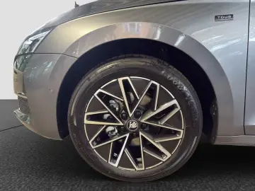 Skoda Octavia Combi 2 0 TDI DSG Tour