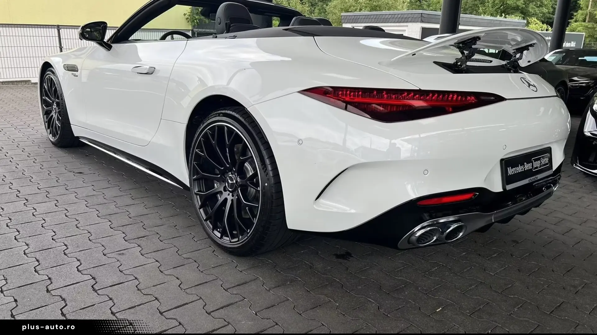 Mercedes-Benz SL 43 AMG   Finanțare Leasing