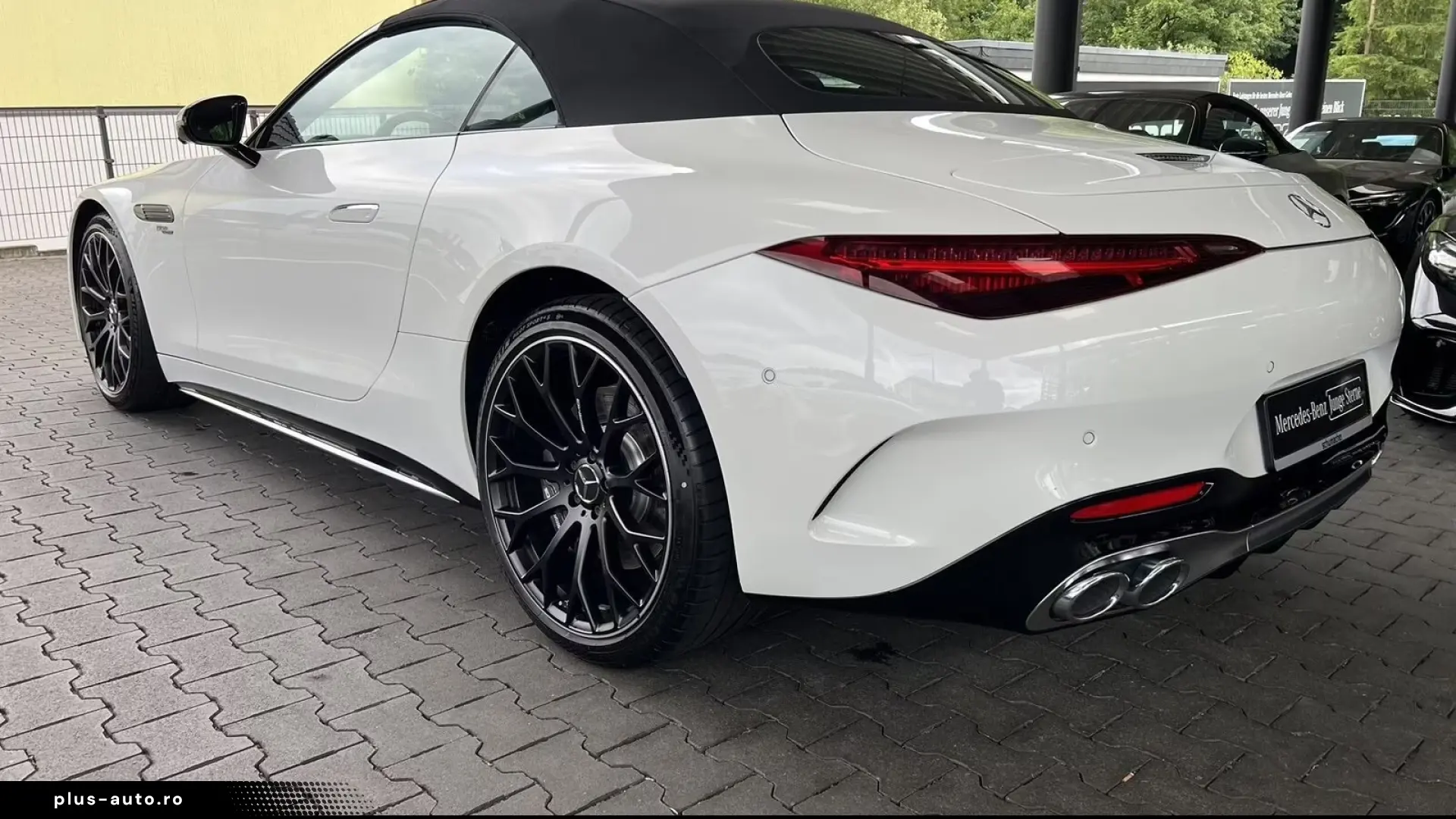 Mercedes-Benz SL 43 AMG   Finanțare Leasing