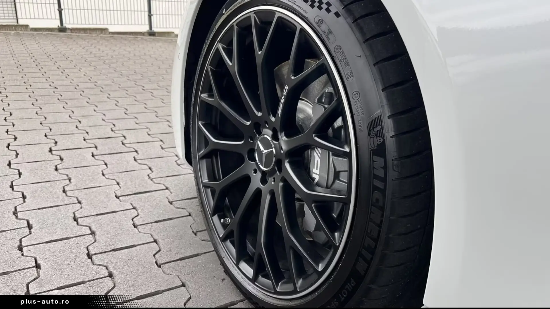 Mercedes-Benz SL 43 AMG   Finanțare Leasing