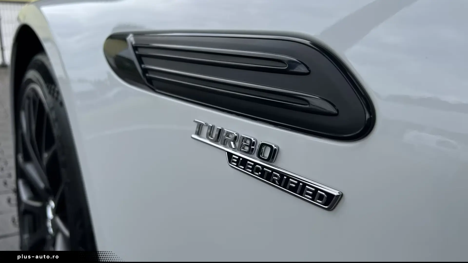 Mercedes-Benz SL 43 AMG   Finanțare Leasing