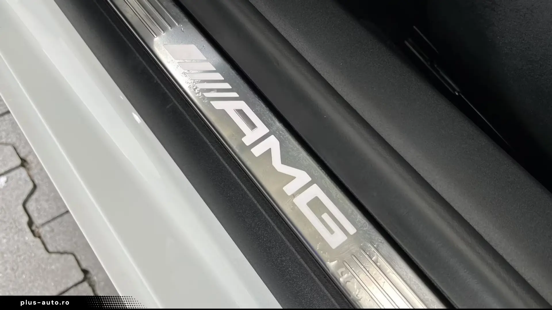 Mercedes-Benz SL 43 AMG   Finanțare Leasing