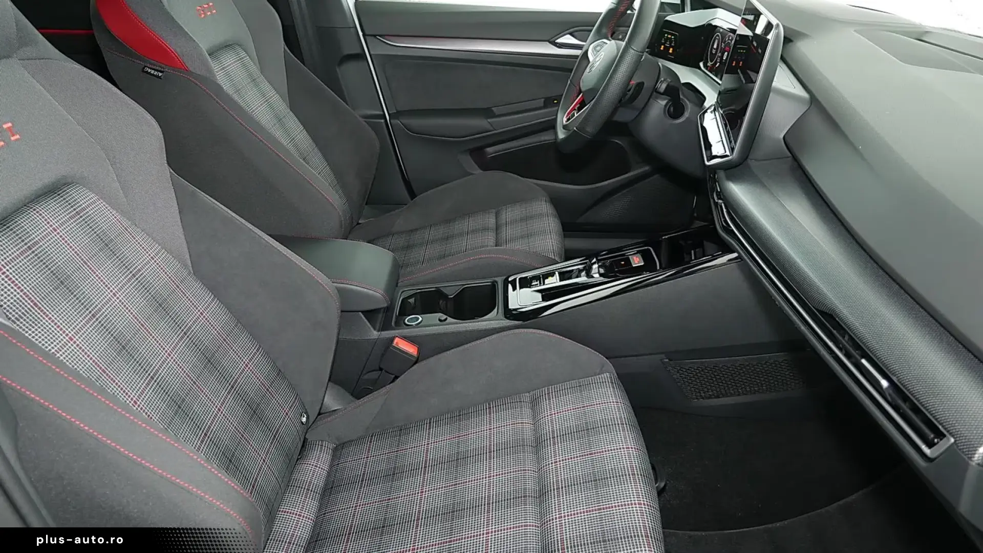 Volkswagen Golf 8 GTI 2.0 TSI DSG