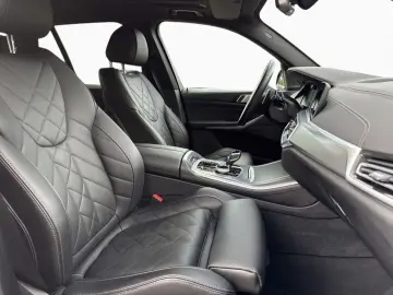 BMW X5 xDr40i M Sport 21  7Sitz. Luftf AHK Skylou