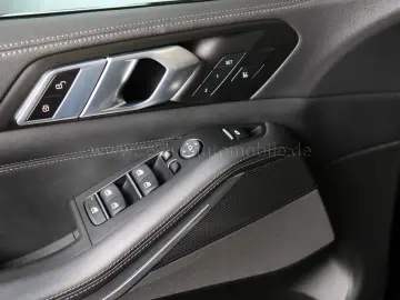 BMW X5 xDr.40i M-Sportp.2-Achs-Luftf.AHK.Panod.DrivP