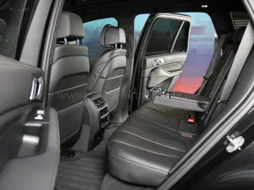 BMW X5 xDr.40i M-Sportp.2-Achs-Luftf.AHK.Panod.DrivP