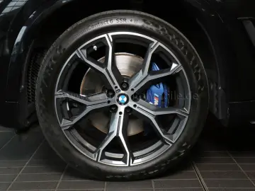 BMW X5 xDr.40i M-Sportp.2-Achs-Luftf.AHK.Panod.DrivP