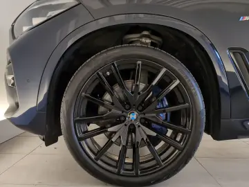 BMW X5 xDrive40i M Sport Navi LED 360  GSD LR-Hz Nav
