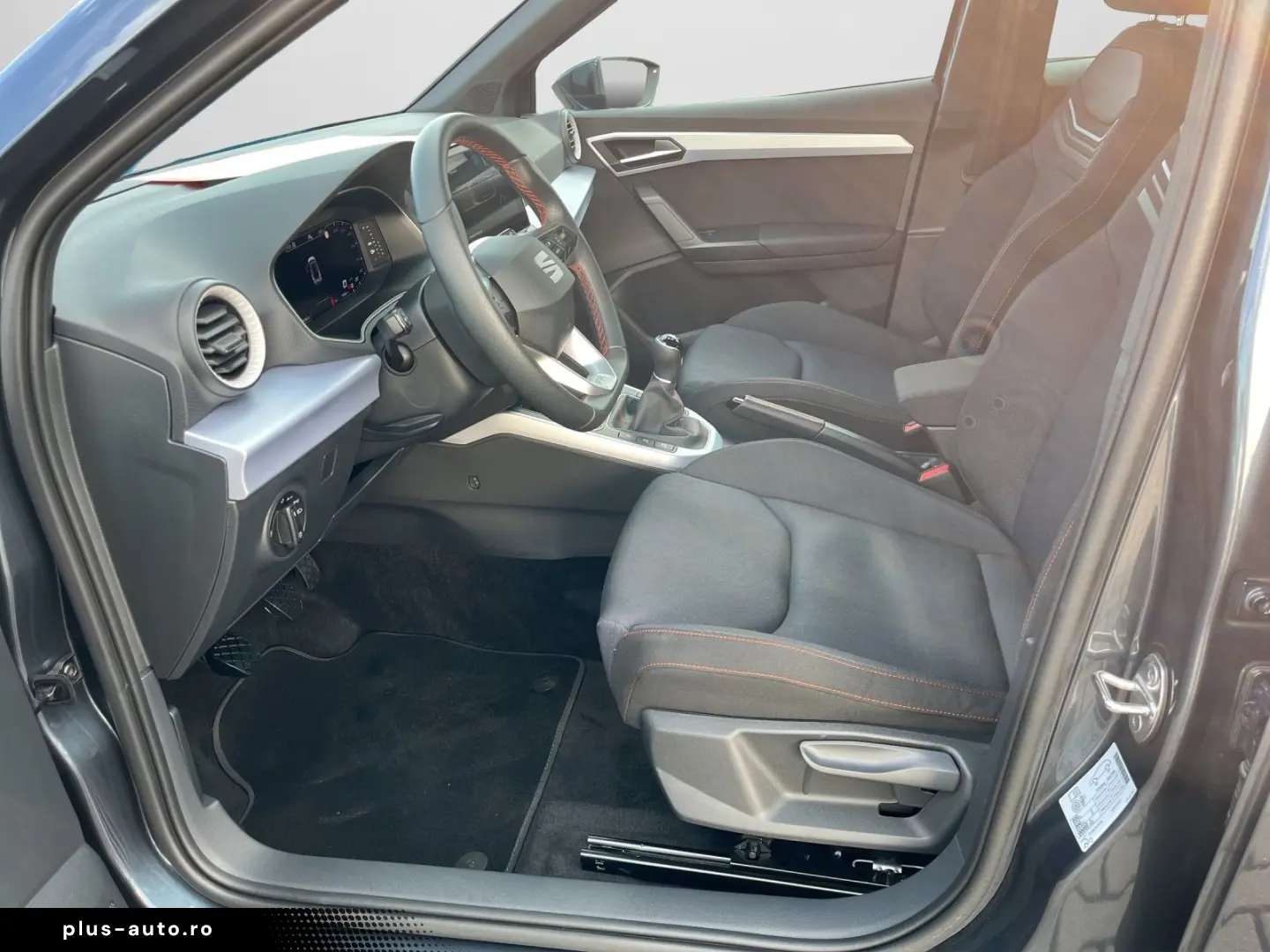 SEAT Arona 1 0 TSI FR NAVI LED Sitzheizung vo. u.v.m.