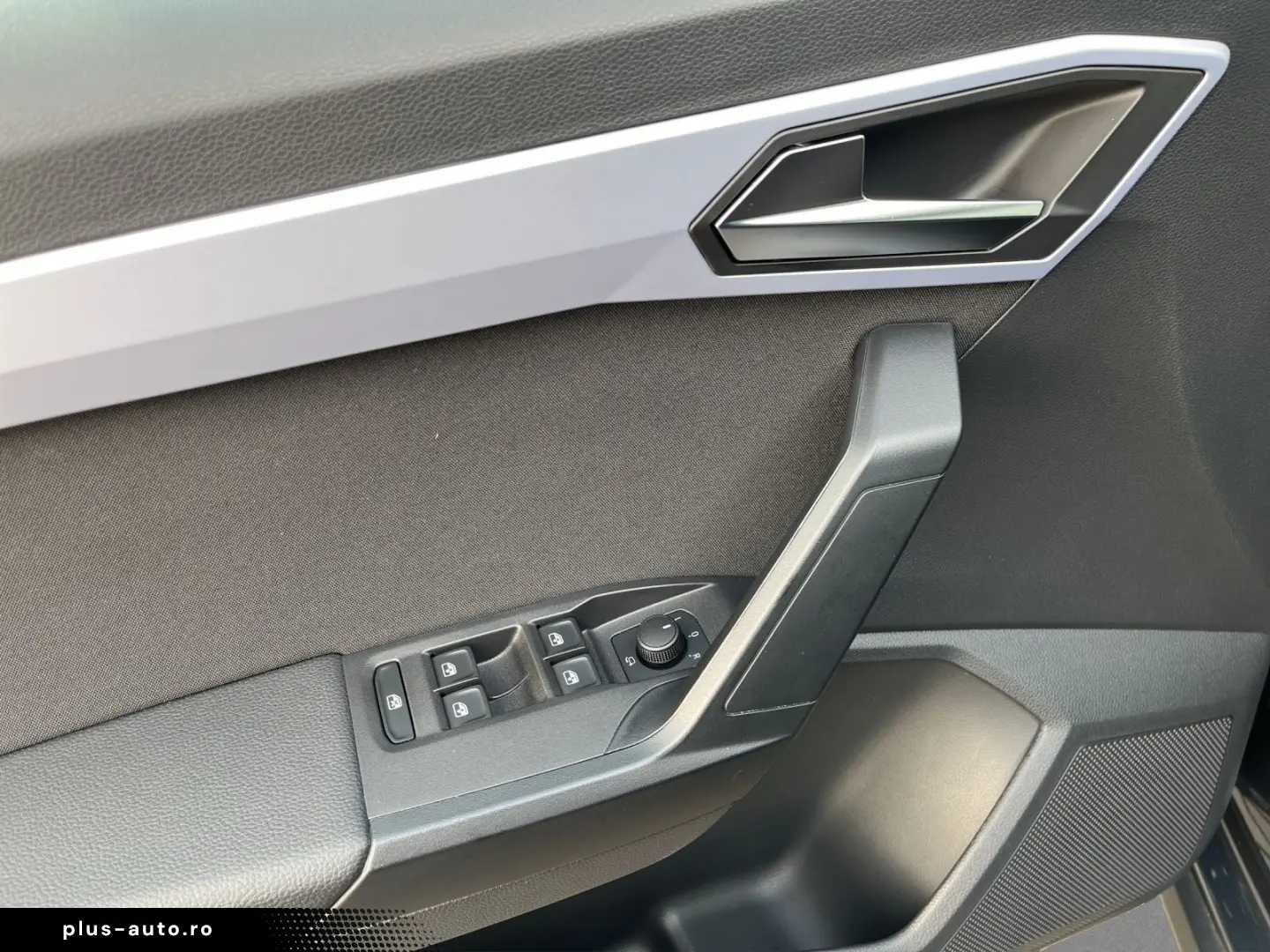 SEAT Arona 1 0 TSI FR NAVI LED Sitzheizung vo. u.v.m.