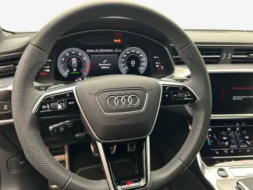 AUDI A6 Avant 55 TFSIe qu 2x S line S tro HUD LED Vir