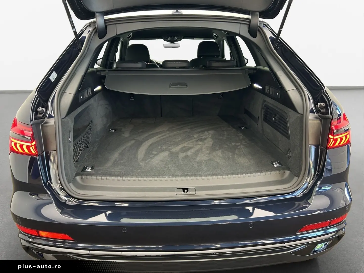 AUDI A6 Avant 55 TFSIe qu 2x S line S tro HUD LED Vir
