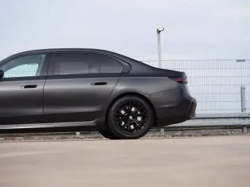 BMW 740 d xDrive Design Pure Excellence - LIVRARE RAPIDA!
