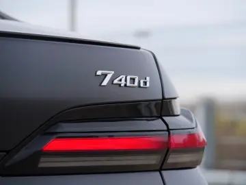 BMW 740 d xDrive Design Pure Excellence - LIVRARE RAPIDA!