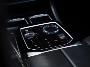 BMW 740 d xDrive Design Pure Excellence - LIVRARE RAPIDA!